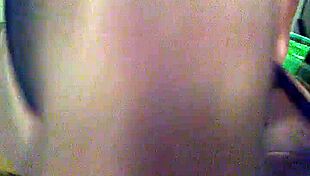 टीना स्टॉकिंग्स में पैर दिखाती फुट फेटिश वीडियो में