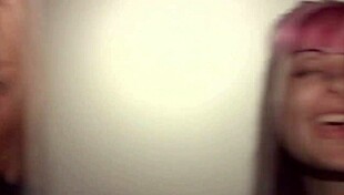 I love when the ebony girl next door gives me a blowjib