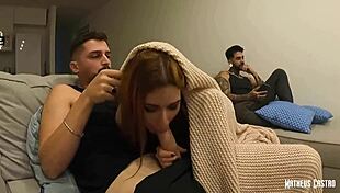 फ्रेंड को इनवाइट किया उसकी नॉटी वाइफ को बैंग करने के लिए। पहला मेंनाज और डबल पेनेट्रेशन ओवर ऑनहेल के लिए!