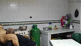 El Amigo De Mi Esposo Me Folla Hasta Correrme