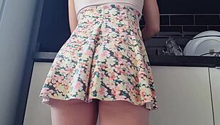 Latina Fetish Babe Masturbates Her Pussy Without Panties On