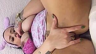 i orgasm and squirt during peruvian masturbation