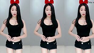 Cute Chinese Girl Dances Seductively in Video