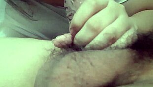 Nearly Caught! Filipina Girlfriend Gives Sloppy Blowjob in Risky Homemade Action