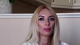 Blonde casting shows big tits and ass in interview 😍