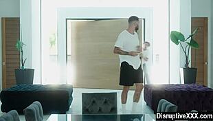 यंग ट्विंक एनल वर्जिनिटी खो देता है