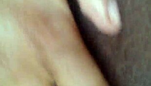 this black girl is finger fucking her pussy so hard, squirting everywhere 😍