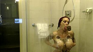 anna bell peaks enjoys solo shower time