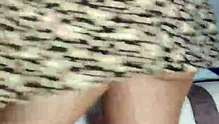 mix reggaeton 2 features teen dancing on webcam