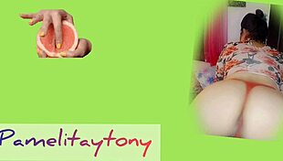 Amigo Folla a Esposa Infiel Cuando Esposo Sale de Casa