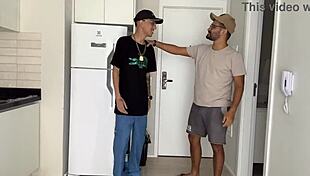 o novinho foi encontrar o padrinho e deu rola de presente