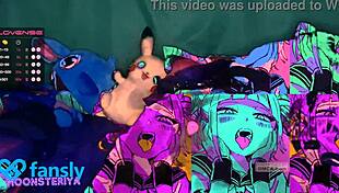 Teen Webcam Girl Squirts and Cums Using Toys