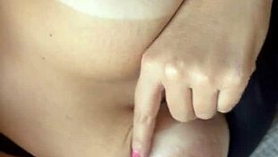 Meu amante adora chupar meus peitos mandei um video pra ati�ar