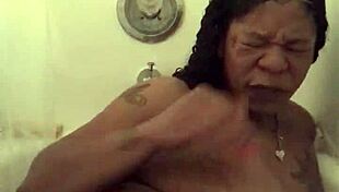 playing with my dildo in the shower 😏