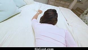 Stepsis wants her stepbrother to finger her wet pussy so bad! 😏