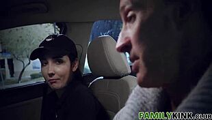 बड़े बूब्स वाली 18+ लड़की सौतेले अंकल से मॉडलिंग ट्रिक