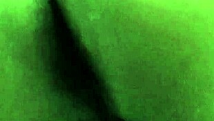 कपड़े फाड़े