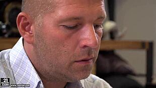 Henessy DOUBLE PENETRATED by HUNG guys