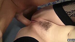 Ela, the real estate agent, roughly fucks her client with a blowjob and facial.