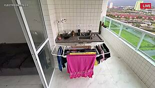 मैने ये नौकरानी हायर की उसकी लैटिना गांड मुझे पागल कर देती