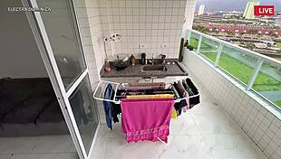 मैने ये नौकरानी हायर की उसकी लैटिना गांड मुझे पागल कर देती