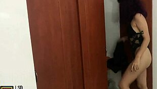 me follo a la cachonda de mi hermanastra, cum en sus ricas nalgas parte 1