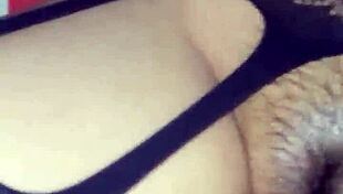 i lick her pussy close up