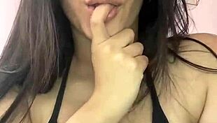 Intriguing Wank Cam Session with a Rich Individual