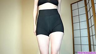 Watch the good girl pump her swollen cunt and puffy vagina for daddy up close