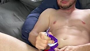 मेल चड्डी में गर्म होकर मोटा लंड झाड़ा