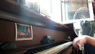 aimee the hot russian milf says spread your legs mum while using dildo 😏