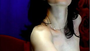 russian cam model masturbates?