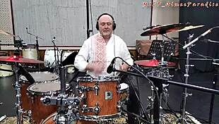 aimee the hot russian milf says spread your legs mum while using dildo 😏