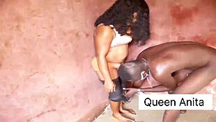 ये नई काली चूत ब्लोजॉब के लिए चेक करो