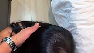 पहली डेट पर कर्वी कोलंबियन लड़की की जोरदार चुदाई