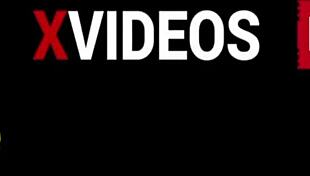 Guy wants my ass in the bathroom stall!