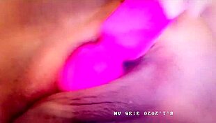 clean pussy gets intense masturbation with fingers and toys 😏