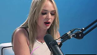 watch lilly bell orgasm up close with her hitachi