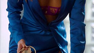 Stunning brunette models turn trip into wild threesome fun 😈