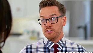 क्लासरूम में ही टीचर, एलिजा इबार्रा ने काइल मेसन को उकसाया चुदाई के लिए