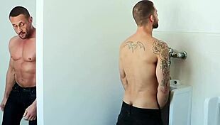 ट्रेलरट्रैशबॉयज गे माइकल रोमन जोक इसाक एक्स को बेयरबैक चोदता है