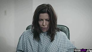 बॉबी ने ऑर्डरली की पैंट खींची और घुटनों पर बैठ ब्लोजॉब दे दिया