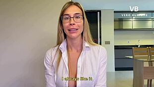 Mi psicologa me hizo tragar su jugoso co�o y no pude evitar llenarle la cara de semen