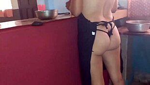 देवर के घर खाना बनाते हुए अनएक्सपेक्टेड चुदाई हो गई