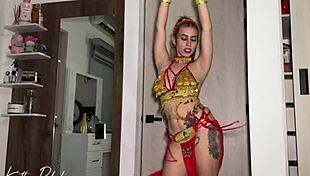 chica �rabe cabalga una gran verga latina con su enorme culo-katty blake