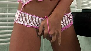 Nessa Devil cums hard with her vibrator before hopping in the shower! 😈