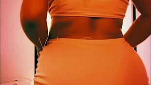 Valerygrey shows off her sexy thick juicy ass and wet shaved pussy