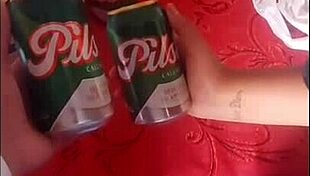 Que mico in a retro college adventure