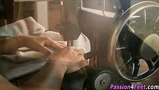 Look at these barefoot babes showing off their toes in a fetish solo.