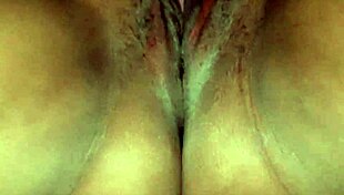 हॉर्नी सोलो टॉयज से चूत का स्क्वर्टिंग